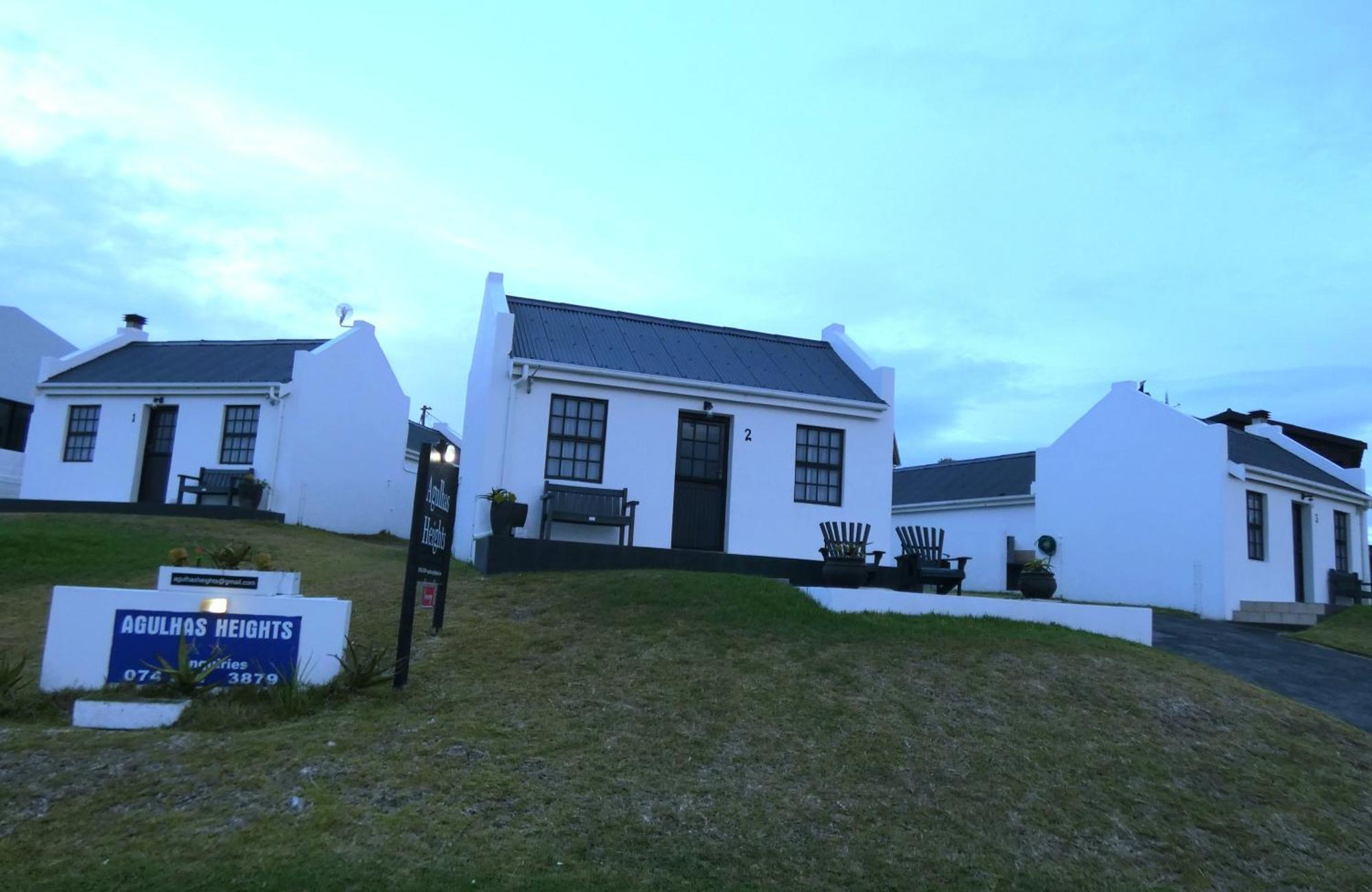 Agulhas Heights Self-Catering Cottages Esterno foto